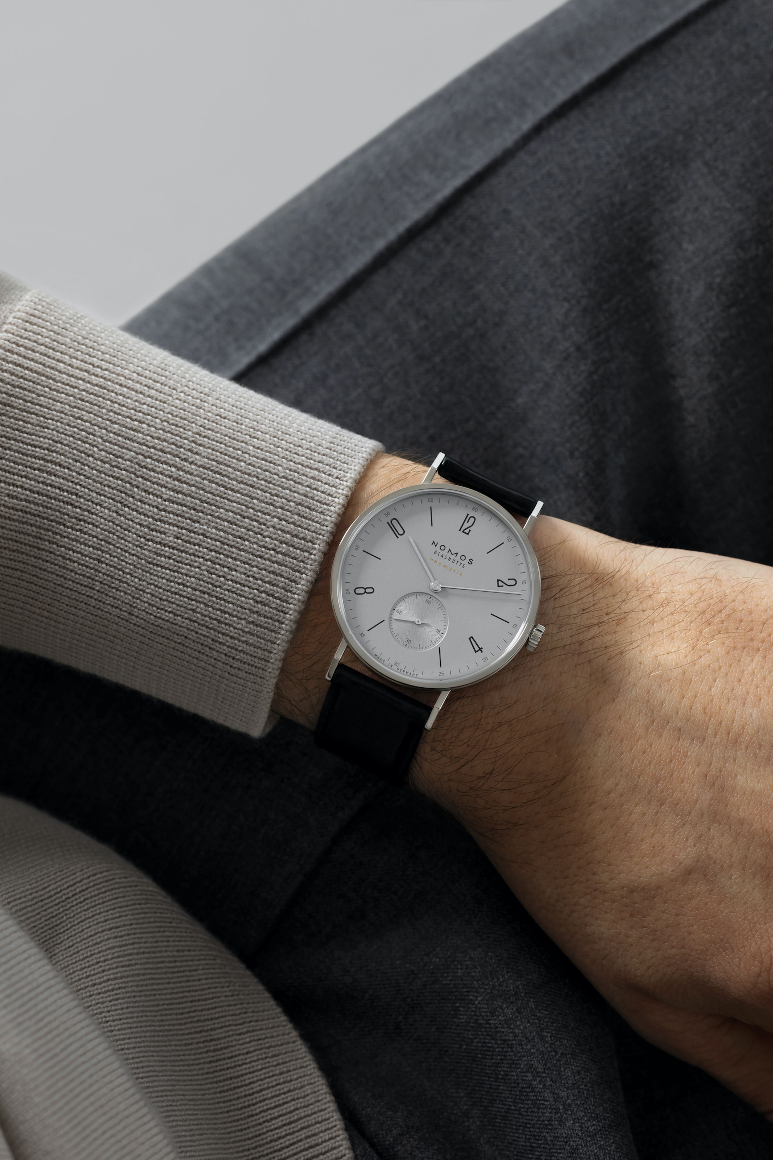 Men's watch / unisex NOMOS GLASHÜTTE, Tangente Neomatik 39 Platinum Gray / 38.50mm, SKU: 144 | watchphilosophy.co.uk