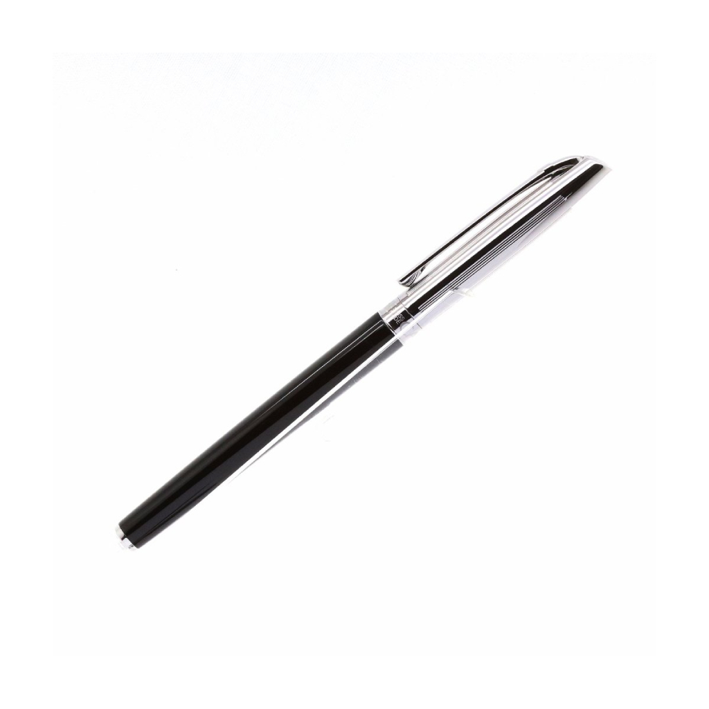  CARAN D’ACHE, Madison Bicolor Fountain Pen, SKU: 4690.456 | watchphilosophy.co.uk