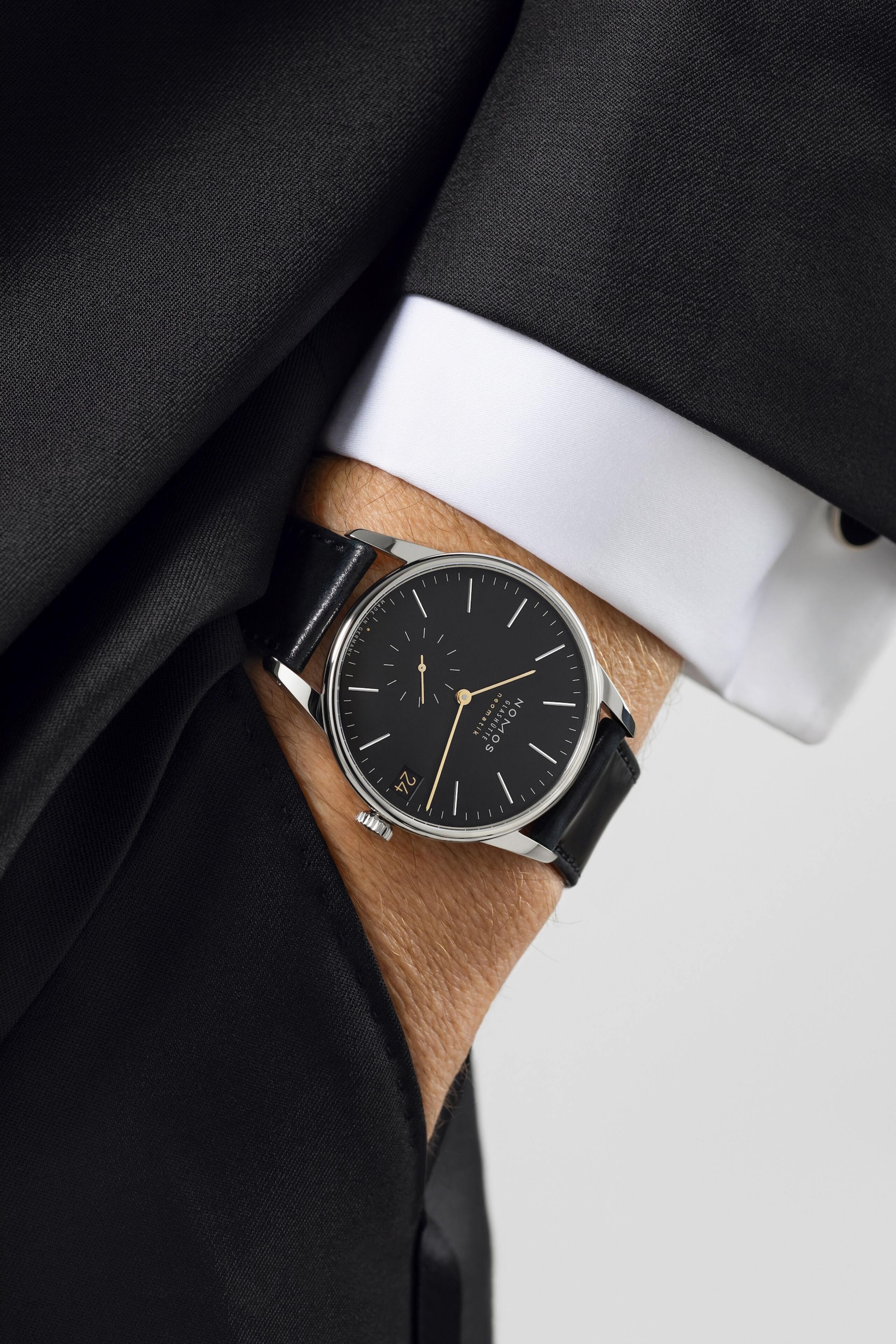 Men's watch / unisex NOMOS GLASHÜTTE, Orion Neomatik 41 Date Black / 40.50mm, SKU: 366 | watchphilosophy.co.uk