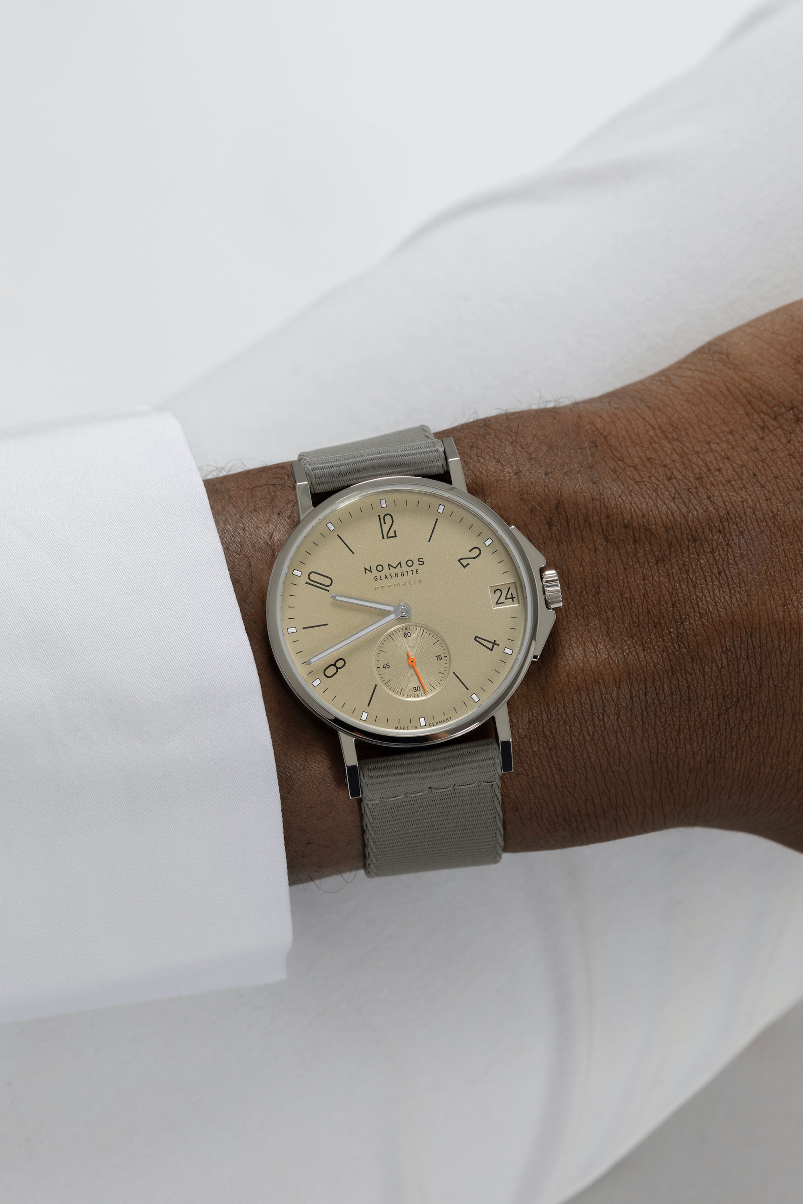Men's watch / unisex NOMOS GLASHÜTTE, Ahoi Neomatik 38 Date Sand / 38.5mm, SKU: 527 | watchphilosophy.co.uk