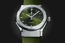 Men's watch / unisex HUBLOT, Classic Fusion Titanium Green / 42mm, SKU: 542.NX.8970.RX | watchphilosophy.co.uk