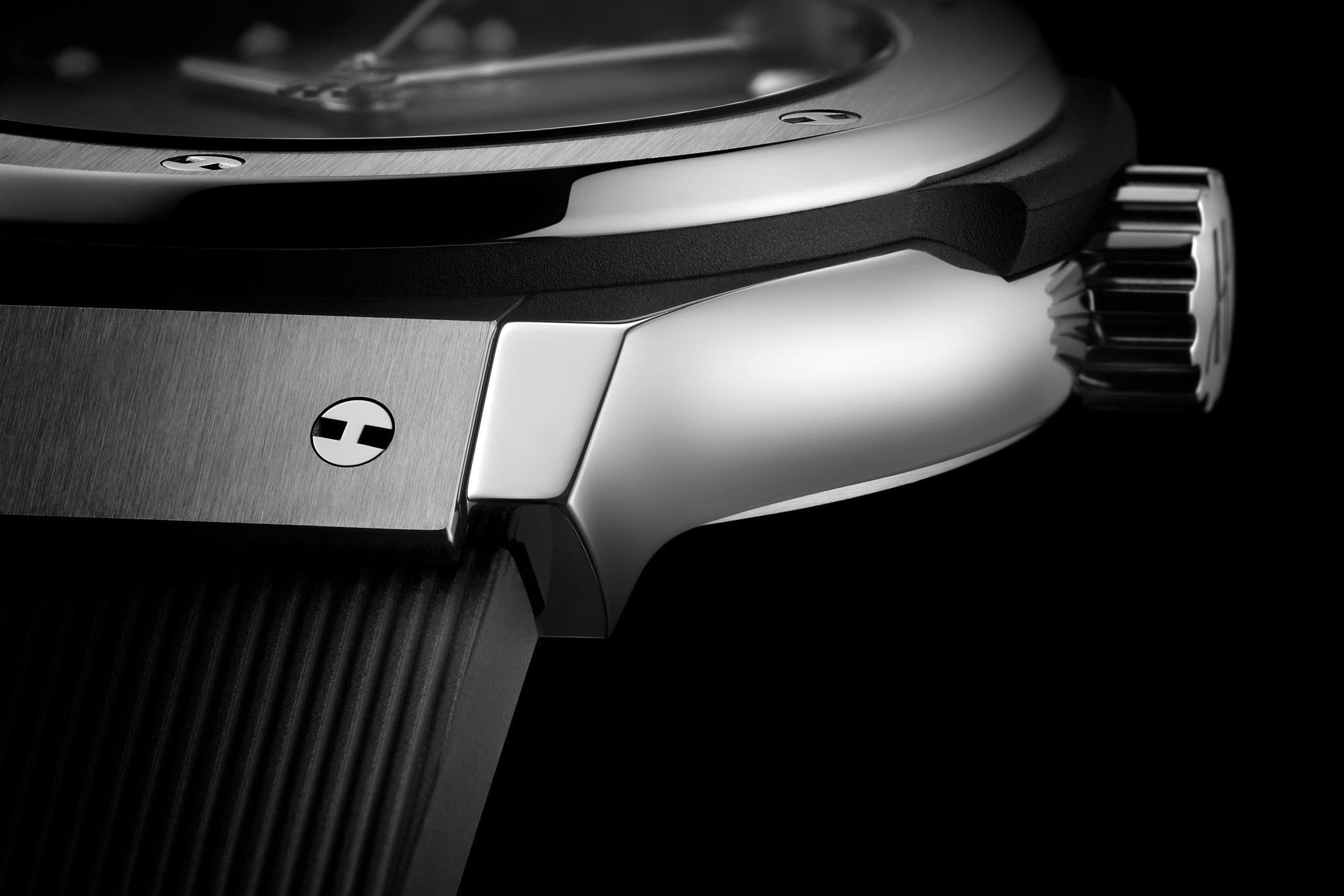 Ladies' watch HUBLOT, Classic Fusion Titanium / 33mm, SKU: 581.NX.1470.RX | watchphilosophy.co.uk