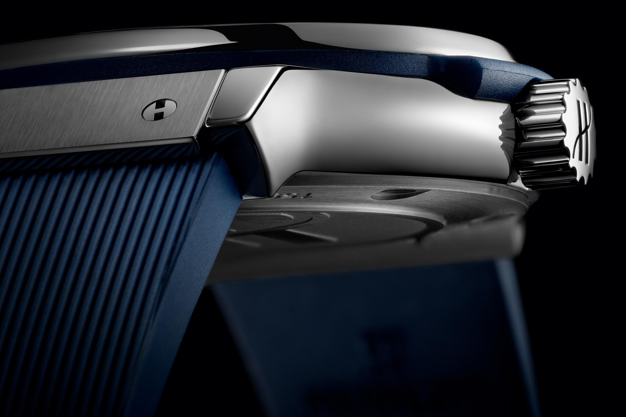Ladies' watch HUBLOT, Classic Fusion Titanium Blue / 33mm, SKU: 581.NX.7170.RX | watchphilosophy.co.uk