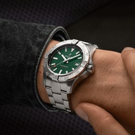 Men's watch / unisex BREITLING, Avenger Automatic / 42mm, SKU: A17328101L1A1 | watchphilosophy.co.uk