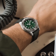 Men's watch / unisex BREITLING, Avenger Automatic / 42mm, SKU: A17328101L1X1 | watchphilosophy.co.uk