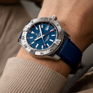 Men's watch / unisex BREITLING, Avenger Automatic GMT / 44mm, SKU: A32320101C1X1 | watchphilosophy.co.uk