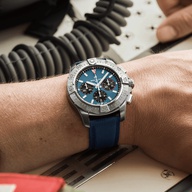 Men's watch / unisex BREITLING, Avenger B01 Chronograph / 44mm, SKU: AB0147101C1X1 | watchphilosophy.co.uk
