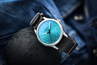 Men's watch / unisex MÜHLE-GLASHÜTTE, Panova Turquoise / 40mm, SKU: M1-40-79-NB-L-III | watchphilosophy.co.uk