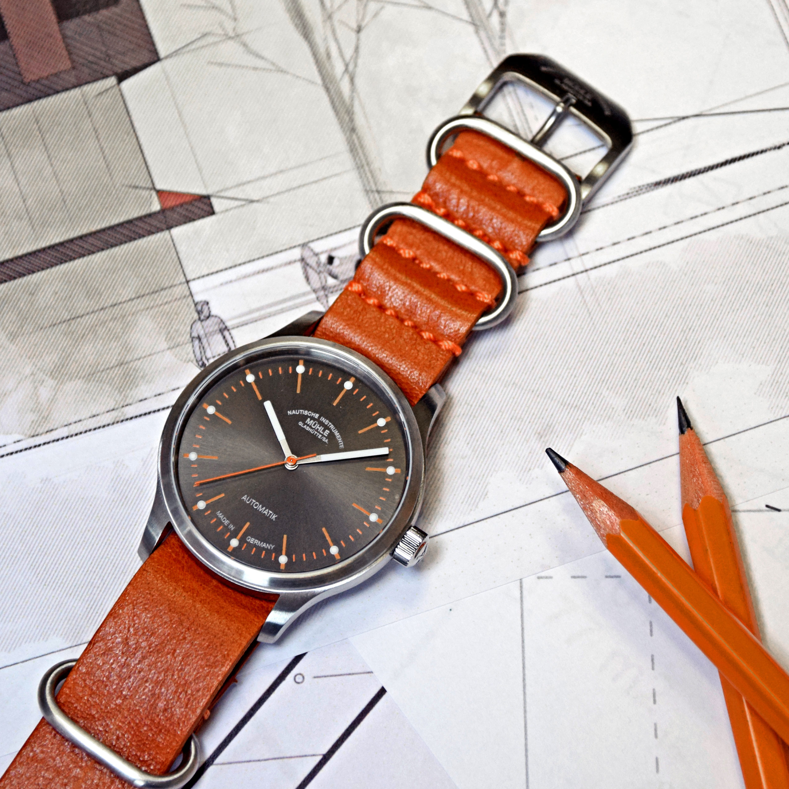 Men's watch / unisex MÜHLE-GLASHÜTTE, Panova Grey / 40mm, SKU: M1-40-75-LB-II | watchphilosophy.co.uk