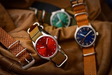 Men's watch / unisex MÜHLE-GLASHÜTTE, Panova Red / 40mm, SKU: M1-40-78-NB-III | watchphilosophy.co.uk
