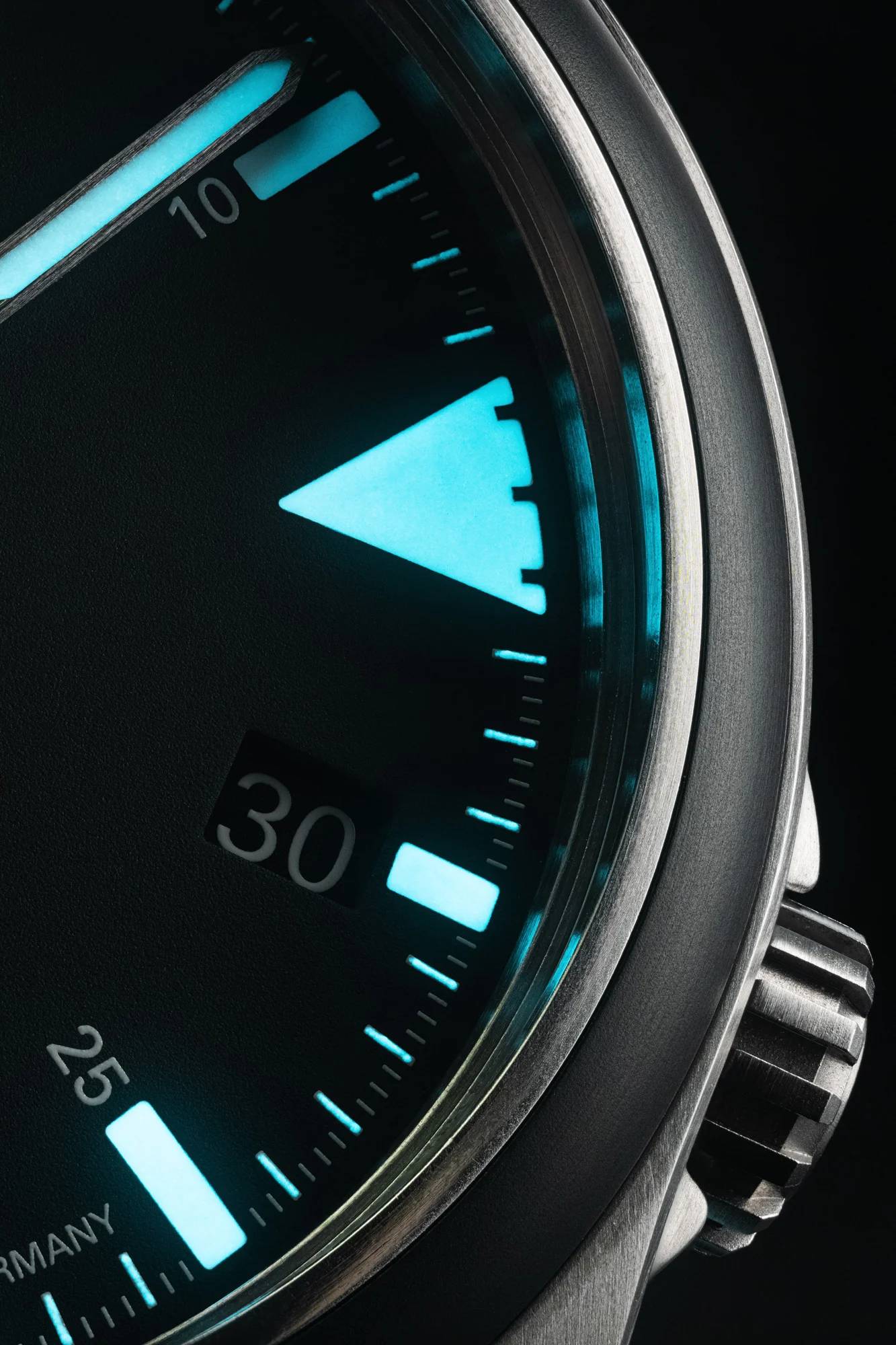 Men's watch / unisex MÜHLE-GLASHÜTTE, S.A.R. Mission-Timer Titan / 43 mm, SKU: M1-51-03-KB | watchphilosophy.co.uk