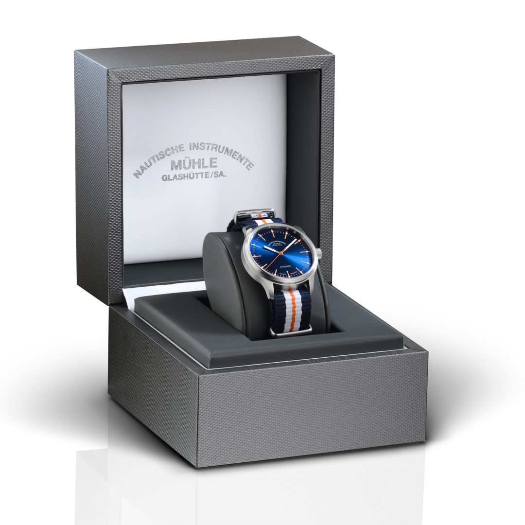 Men's watch / unisex MÜHLE-GLASHÜTTE, Panova Blue / 40 mm, SKU: M1-40-72-NB-I | watchphilosophy.co.uk