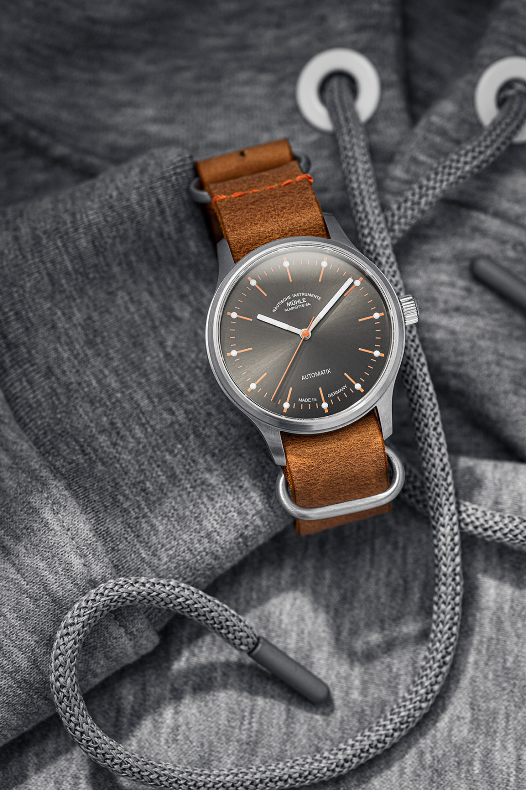 Men's watch / unisex MÜHLE-GLASHÜTTE, Panova Grey / 40mm, SKU: M1-40-75-LB-II | watchphilosophy.co.uk