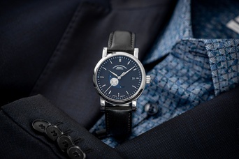 Men's watch / unisex  MÜHLE-GLASHÜTTE, Teutonia IV BlueMoon / 39 mm, SKU: M1-44-62-LB | watchphilosophy.co.uk