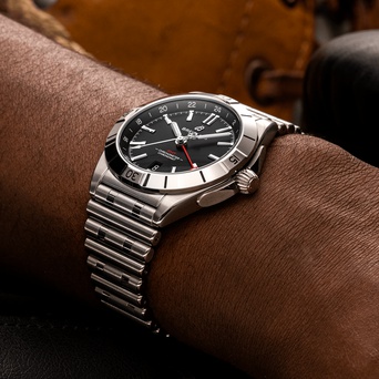 Men's watch / unisex BREITLING, Chronomat Automatic GMT / 40mm, SKU: A32398101B1A1 | watchphilosophy.co.uk