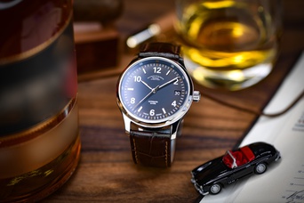 Men's watch / unisex MÜHLE-GLASHÜTTE, Lunova Date / 42.3mm, SKU: M1-43-16-LB | watchphilosophy.co.uk