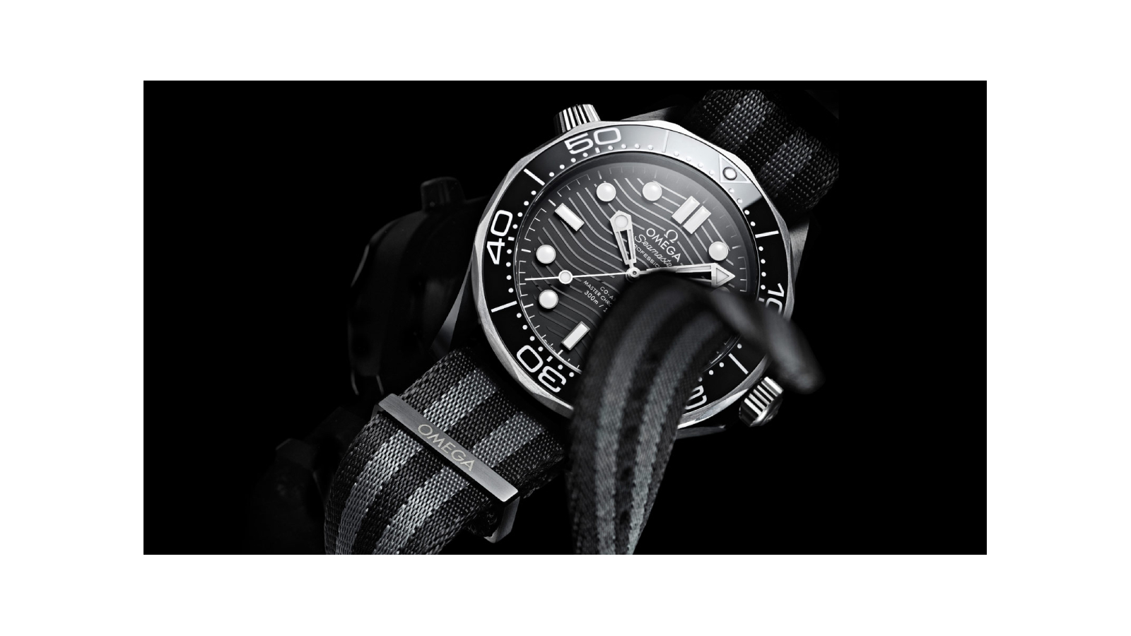 Men's watch / unisex  OMEGA, Diver 300m Co Axial Master Chronometer / 43.5mm, SKU: 210.92.44.20.01.002 | watchphilosophy.co.uk